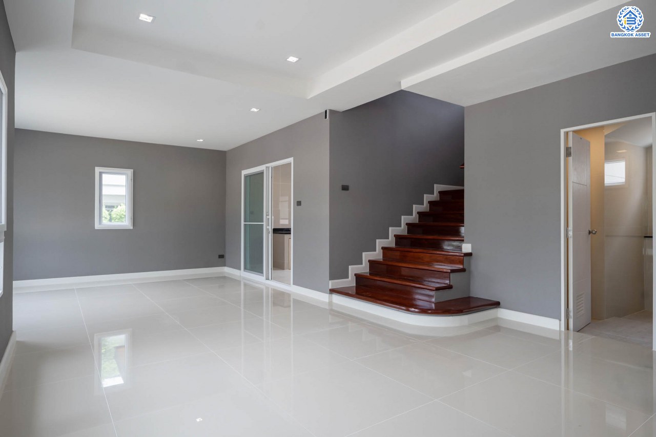 บ้านมือสองตกแต่งใหม่ ม.ศุภาลัย ออร์คิดปาร์ค1 บางแค ดีไซน์หรูหรา เนื้อที่ 117.7 ตร.ว. ฟังก์ชัน 4 ห้องนอน 4 ห้องน้ำ 1 ห้องแม่บ้าน จอดรถได้ 4 คัน บนทำเลเดินทางสะดวก เชื่อมต่อหลายเส้นทาง ใกล้เดอะมอลล์บางแค ทางด่วน "กาญจนาภิเษก" และรถไฟฟ้าสายสีน้ำเงิน "สถานีภาษีเจริญ"